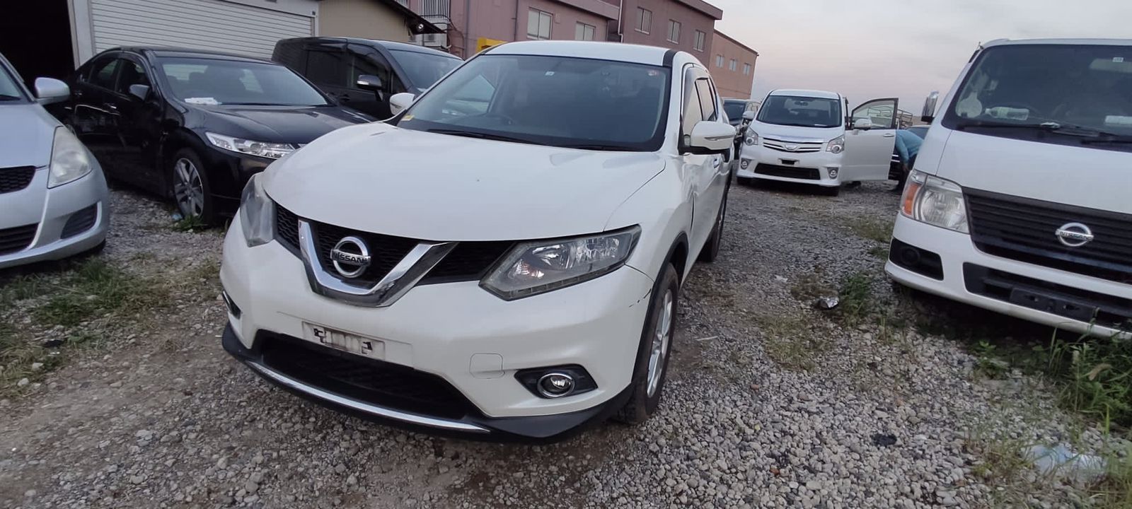Nissan  X-TRAIL 2014